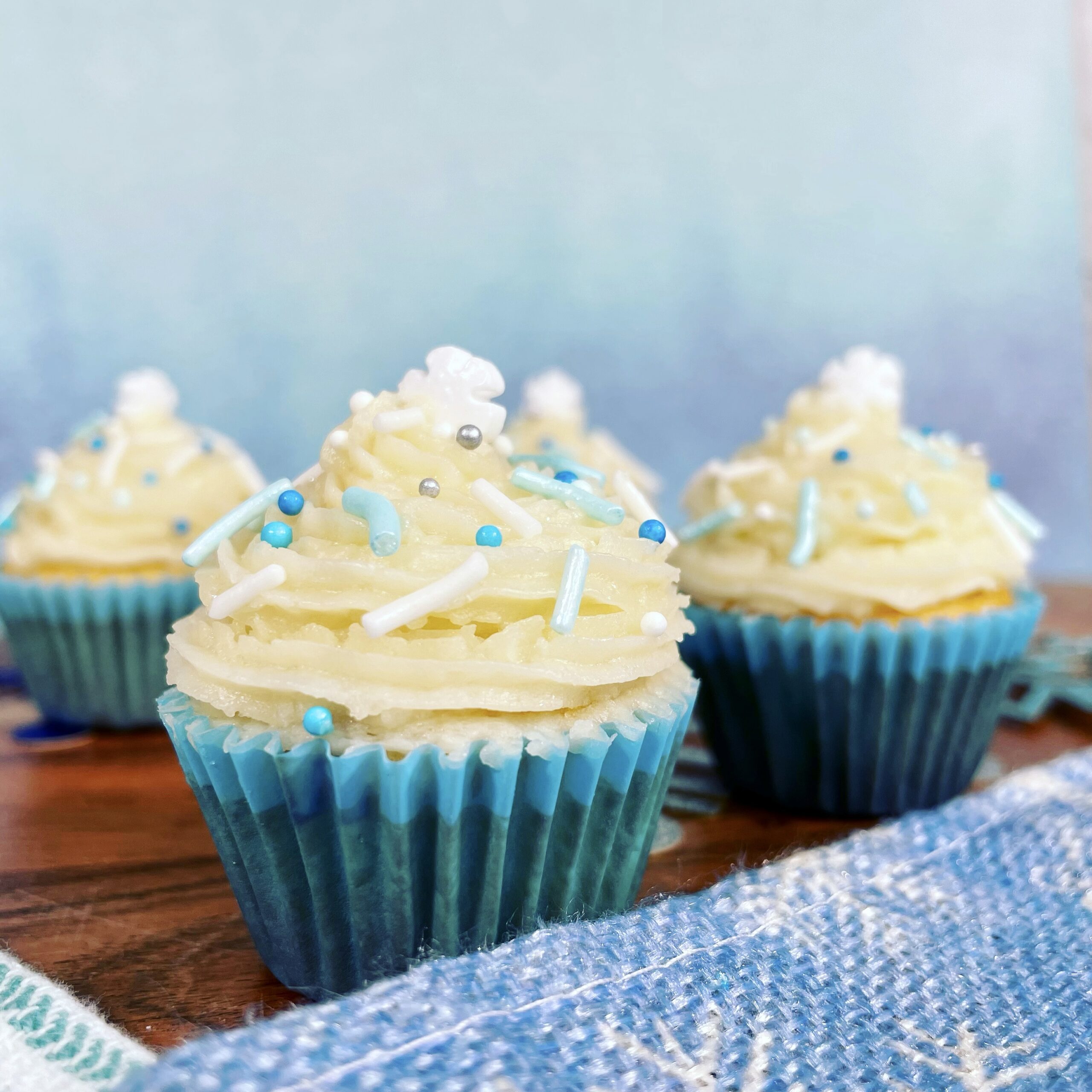 Mini cupcakes de moras azules inspirados en Frozen