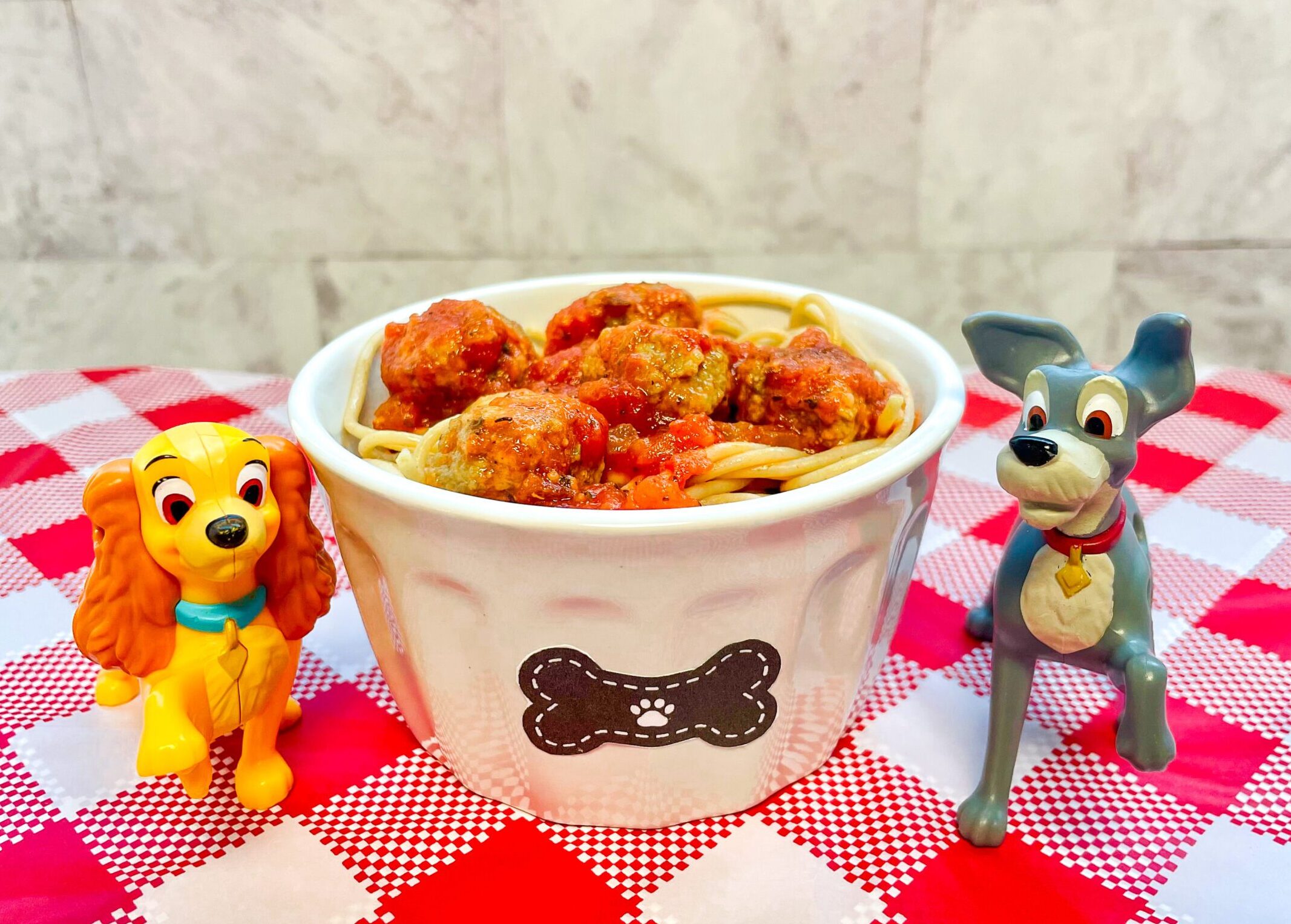 Espagueti con albóndigas