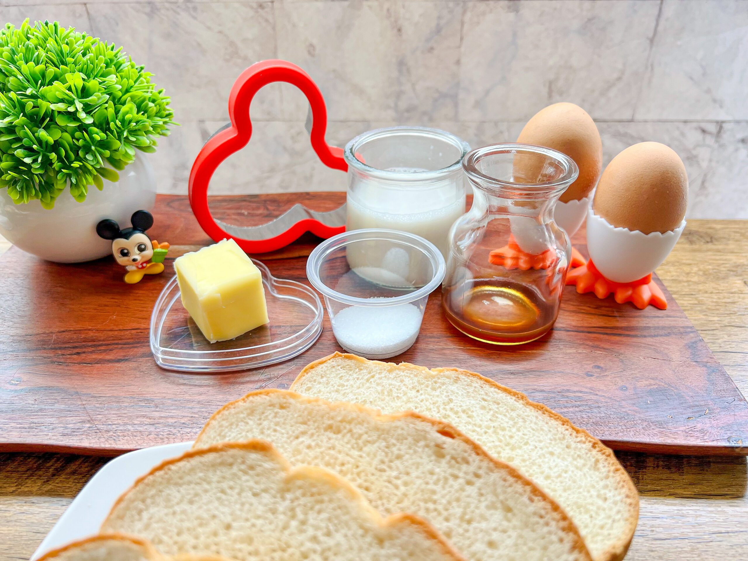 Ingredientes para pan francés de Mickey Mouse 