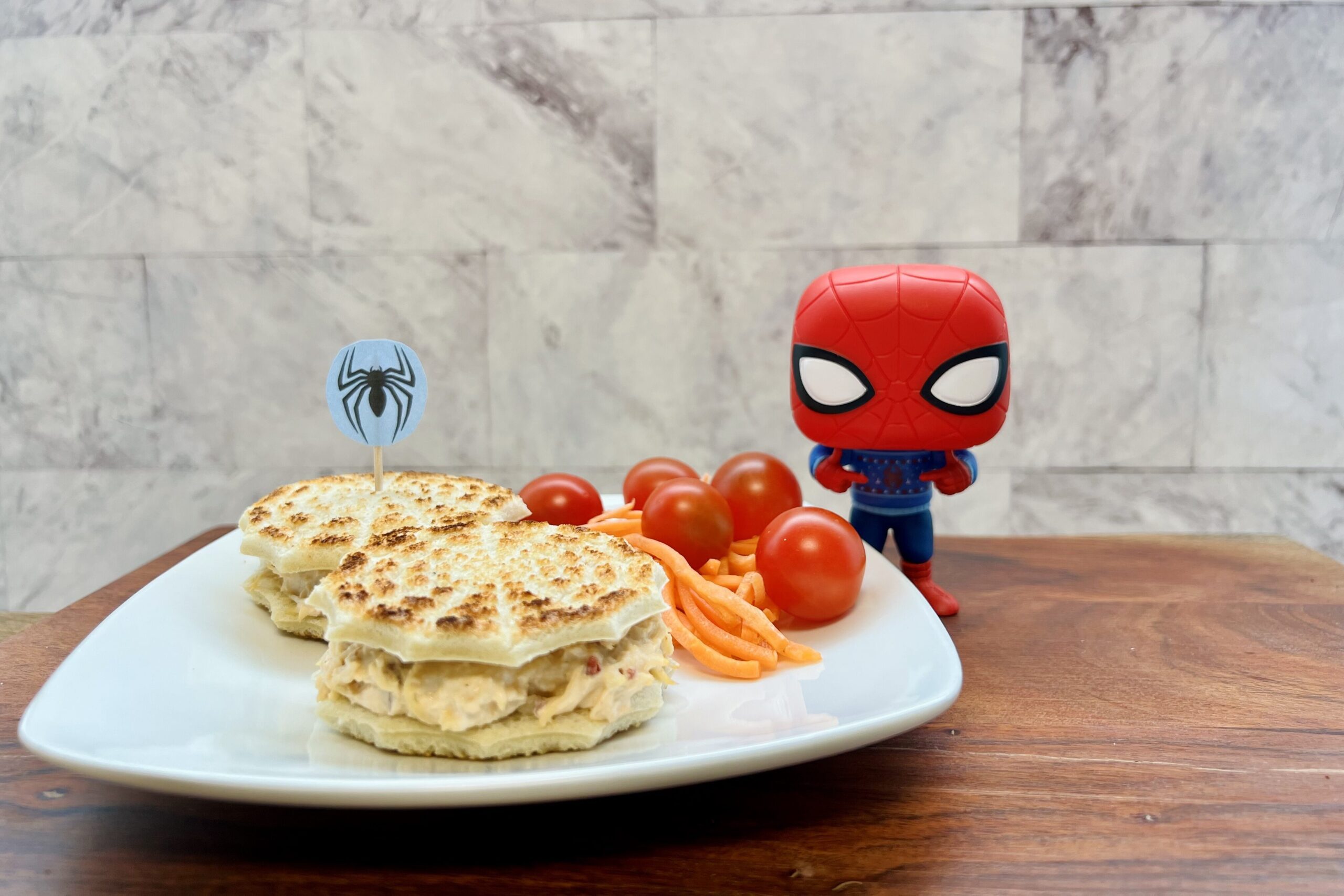 Sándwiches de pollo arácnido